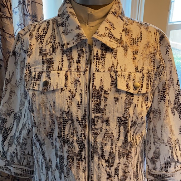 Chico’s Animal Print Jacket - Picture 3 of 6